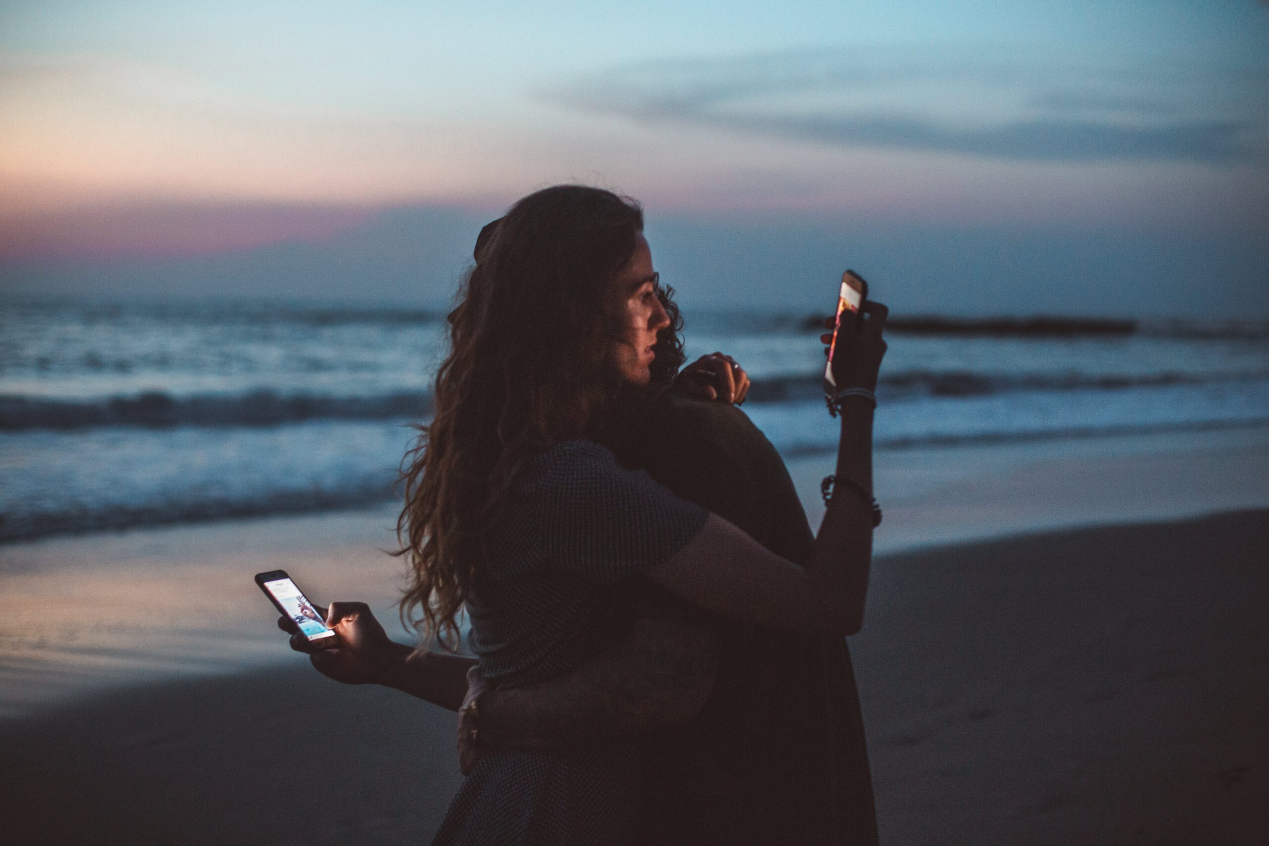 Behind the Photo: Rethinking Relationship Visibility in the Digital Age