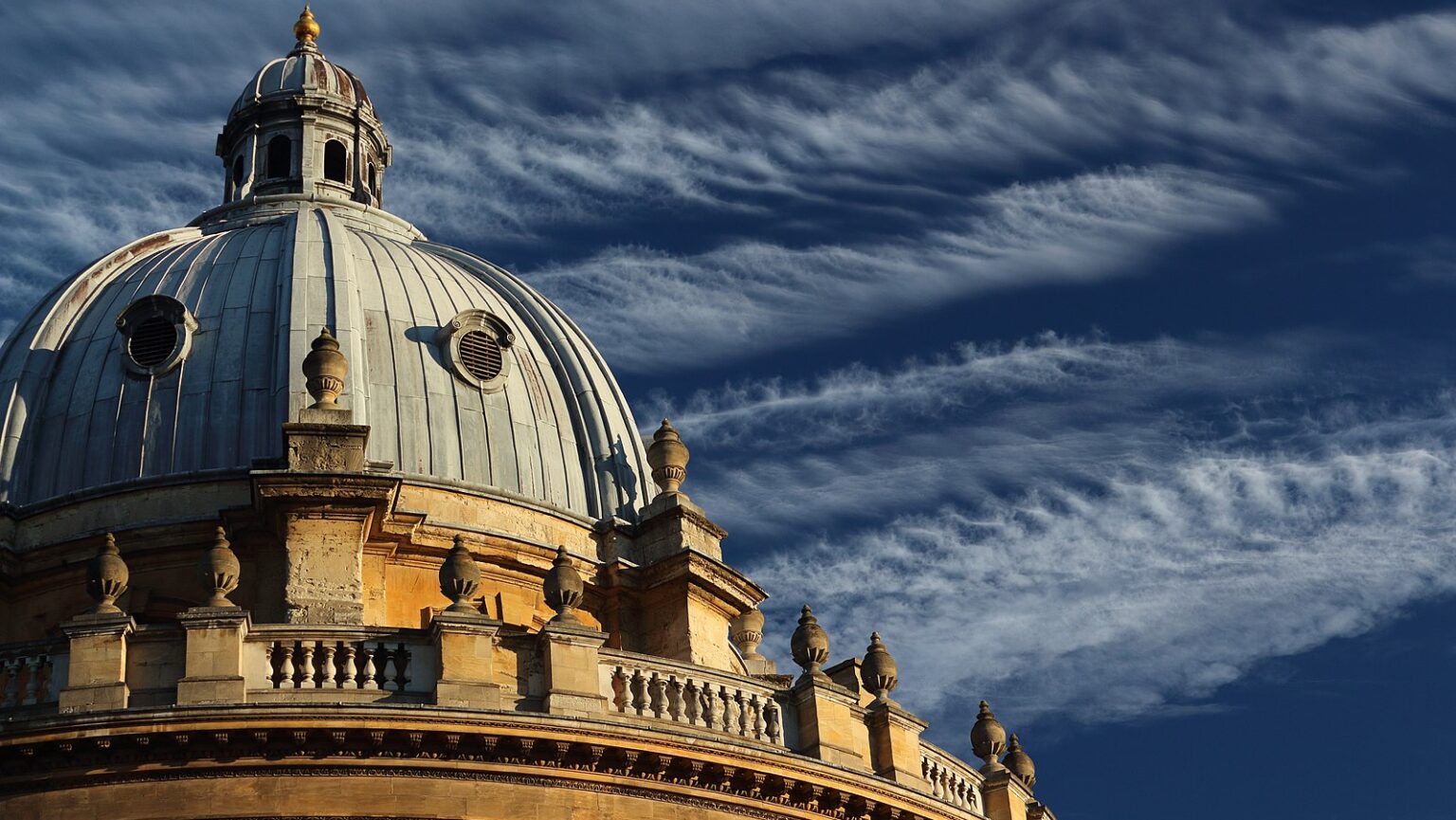 Radcliffe Camera: Studying or Staging? - The Oxford Blue