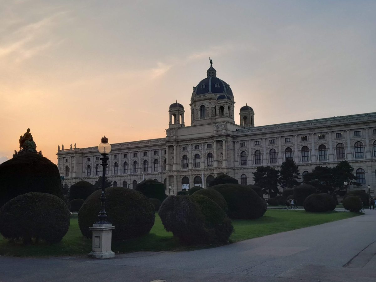Photo of the Natual History Museum, Vienna, as the sun is setting