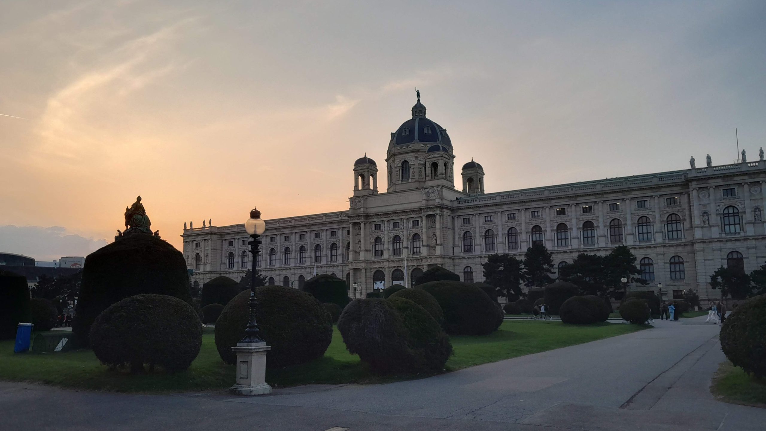 Photo of the Natual History Museum, Vienna, as the sun is setting