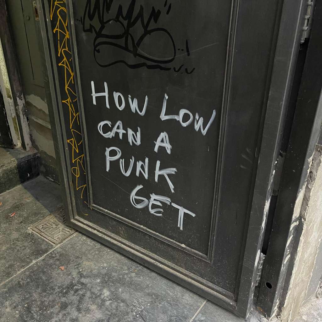 Picture of a slogan.