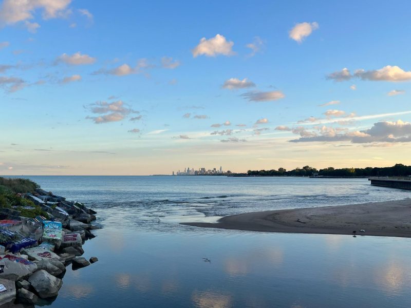 An image of the beach in Evanston, Illinois