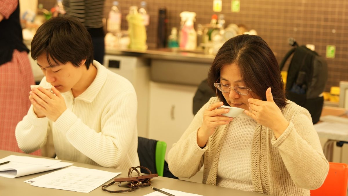 An image taken at a tea drinking session as part of a Chinese tea culture exploration session at the Ashmolean Museum, Oxford.