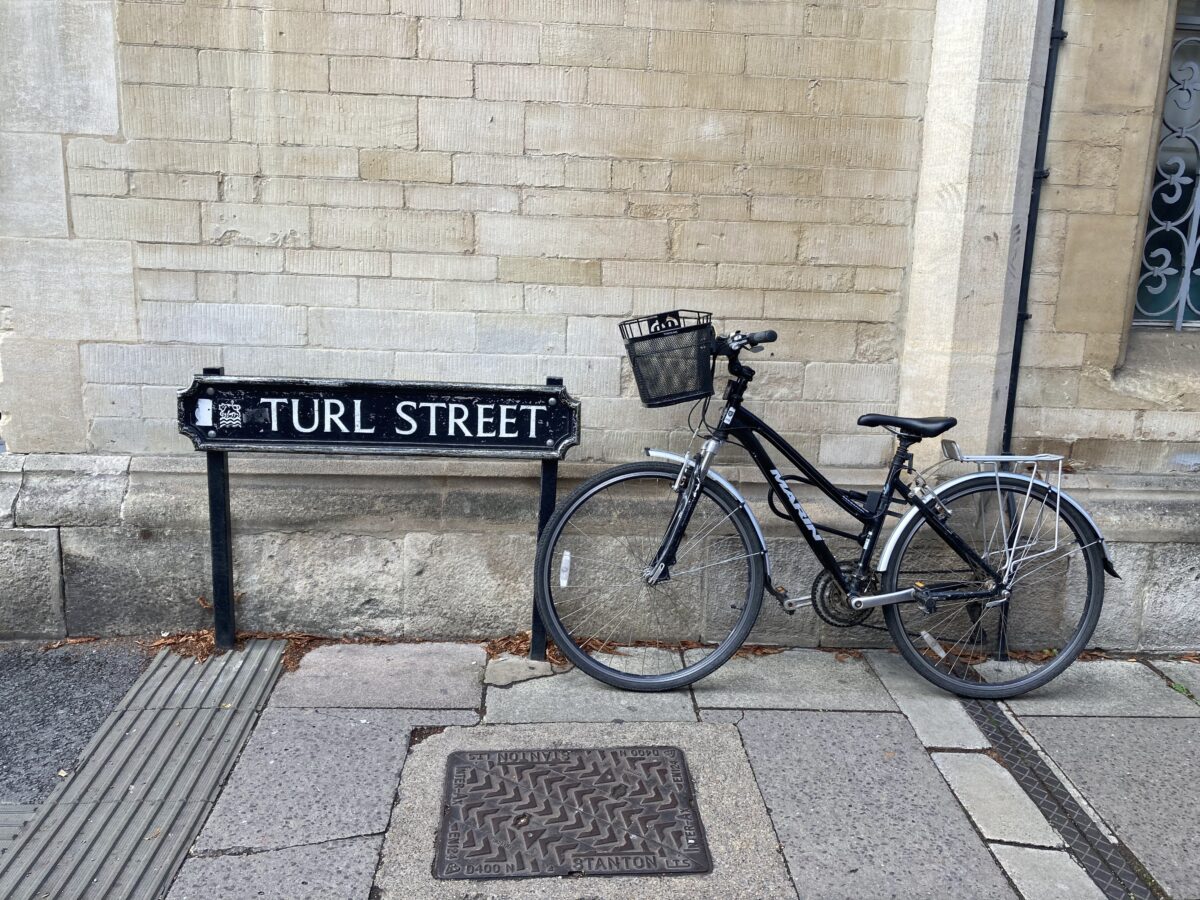 An image of a bike on Turl Street.