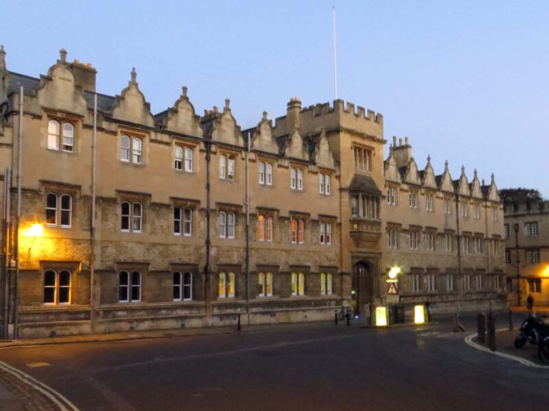 Picture of Oriel College at night
