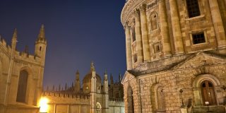 picture of the Radcliffe Camera and surrounding buildings at night