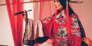 An actor dressed in traditional Chinese clothes